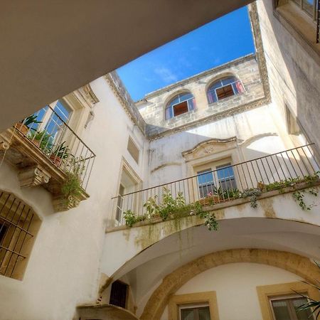 Massa House Bed & Breakfast Lecce Bagian luar foto