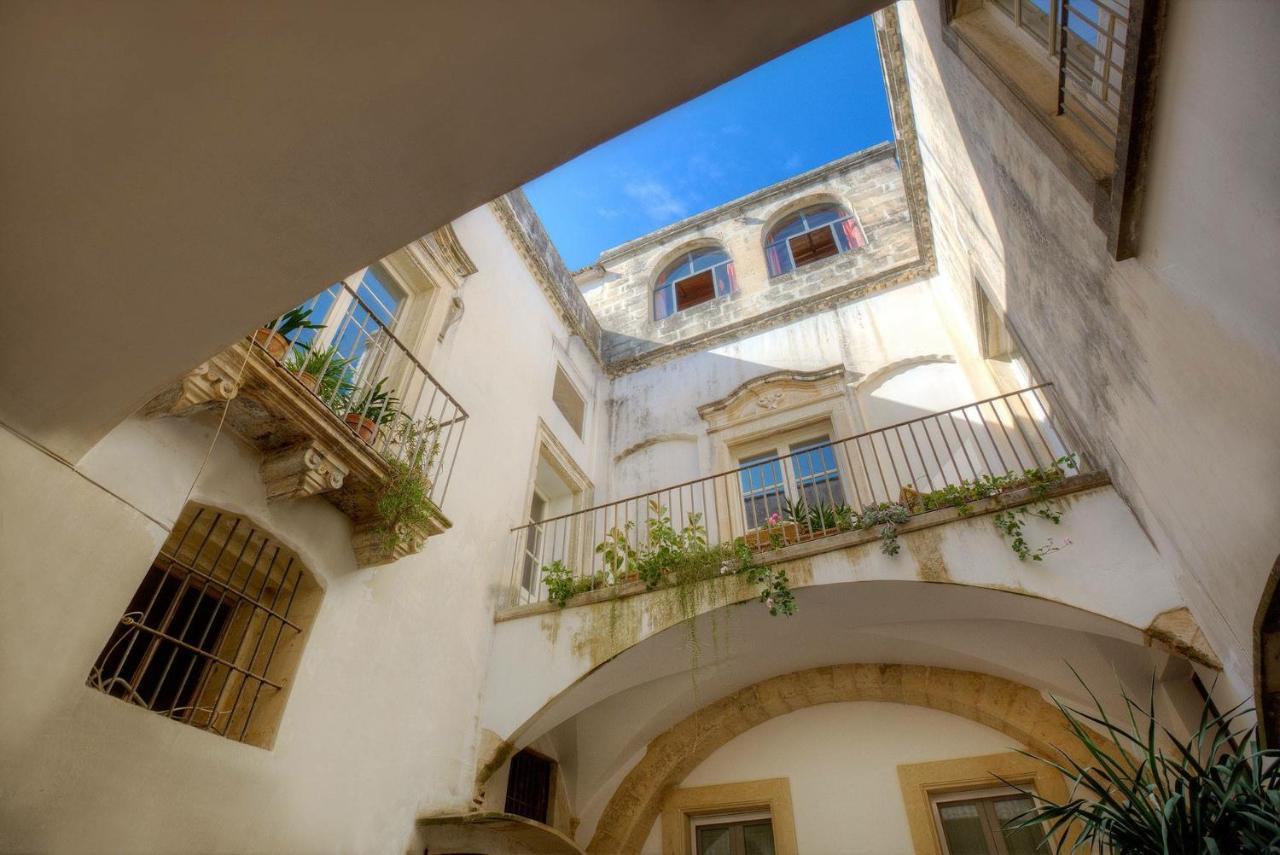 Massa House Bed & Breakfast Lecce Bagian luar foto