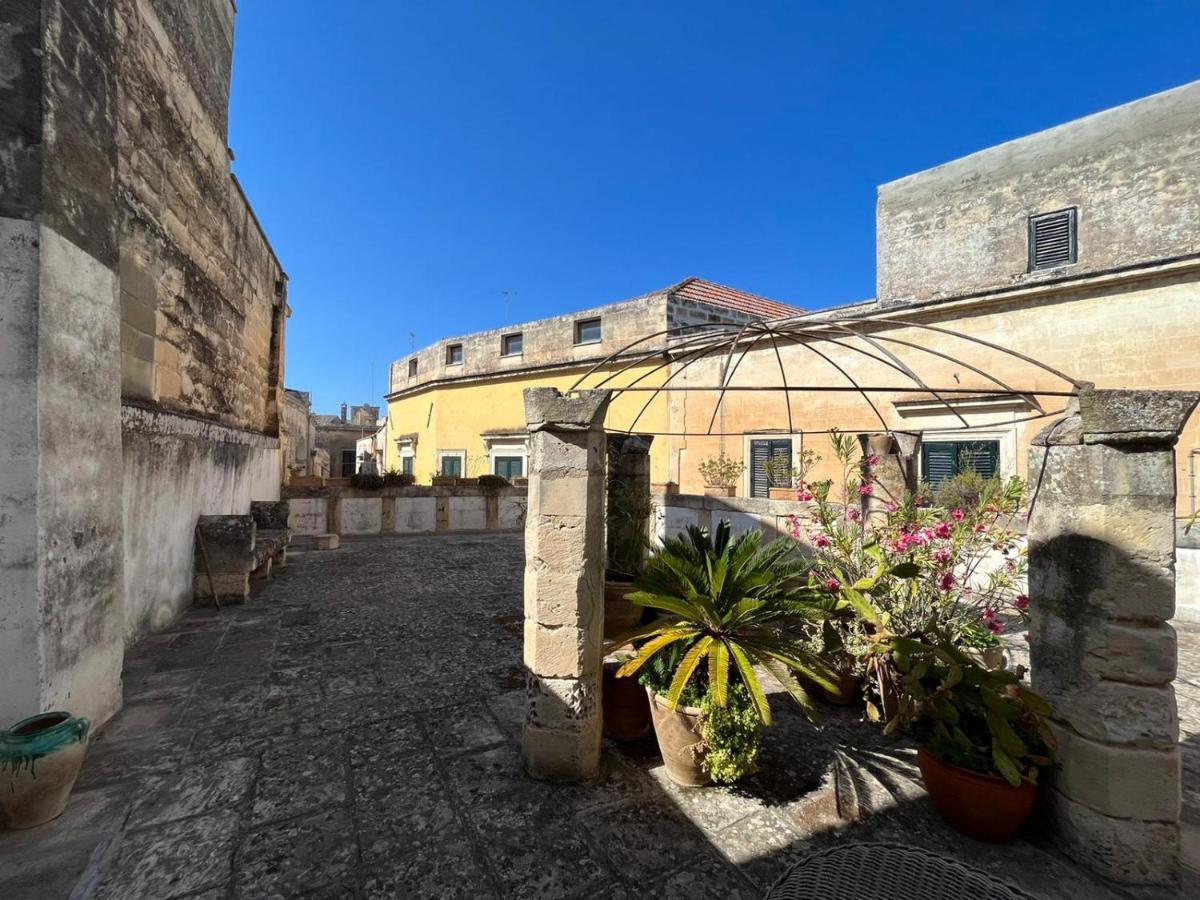 Massa House Bed & Breakfast Lecce Bagian luar foto