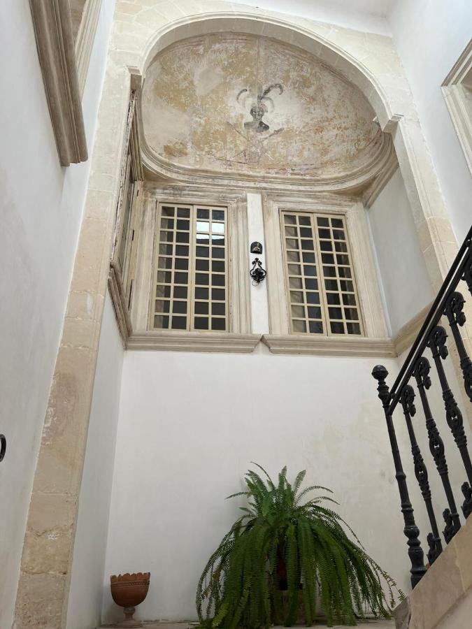 Massa House Bed & Breakfast Lecce Bagian luar foto